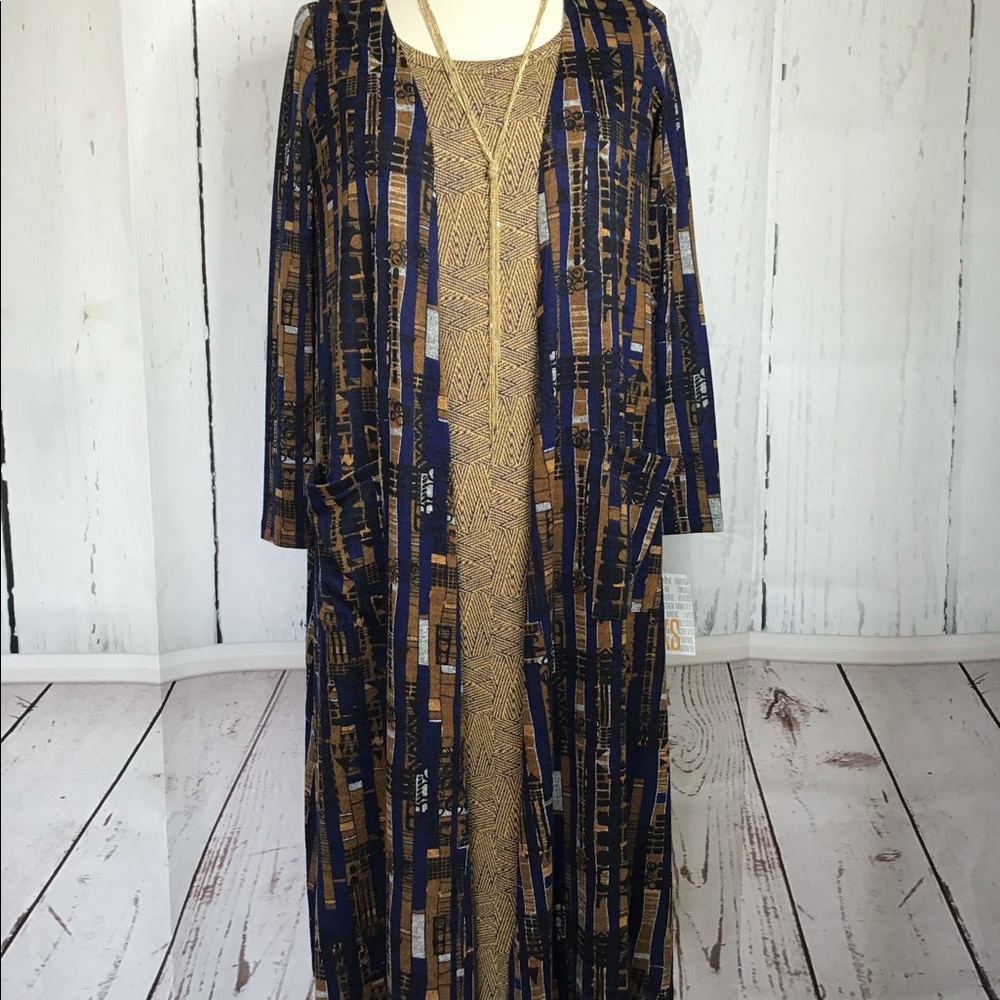 Lularoe Carly - Picture 6 of 12